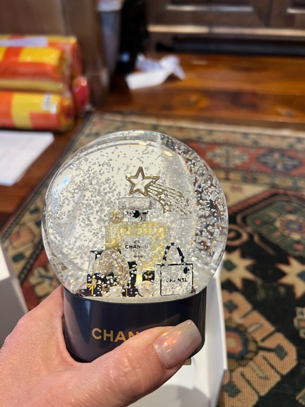 CHANEL black and Gold Snow Globe with Perfume Bottle Motif (holiday 2025) - Picture 5 of 6